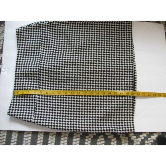Talbots Houndstooth Wool Mini skirt, Sz small, fully lined, - Picture 16 of 16